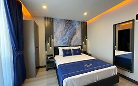 The Great Airport Hotel
